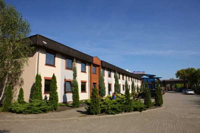 Hotel 500 W Strykowie מראה חיצוני תמונה
